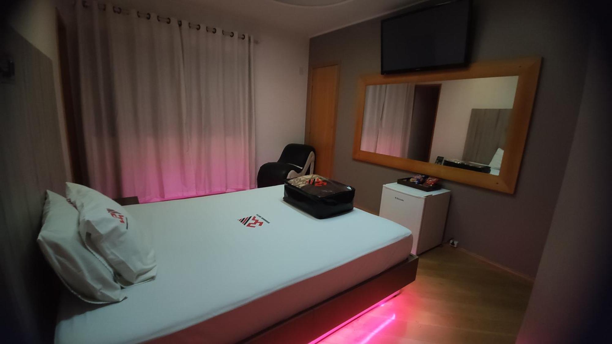 Bruhmom Motel 瓦利尼乌斯 外观 照片
